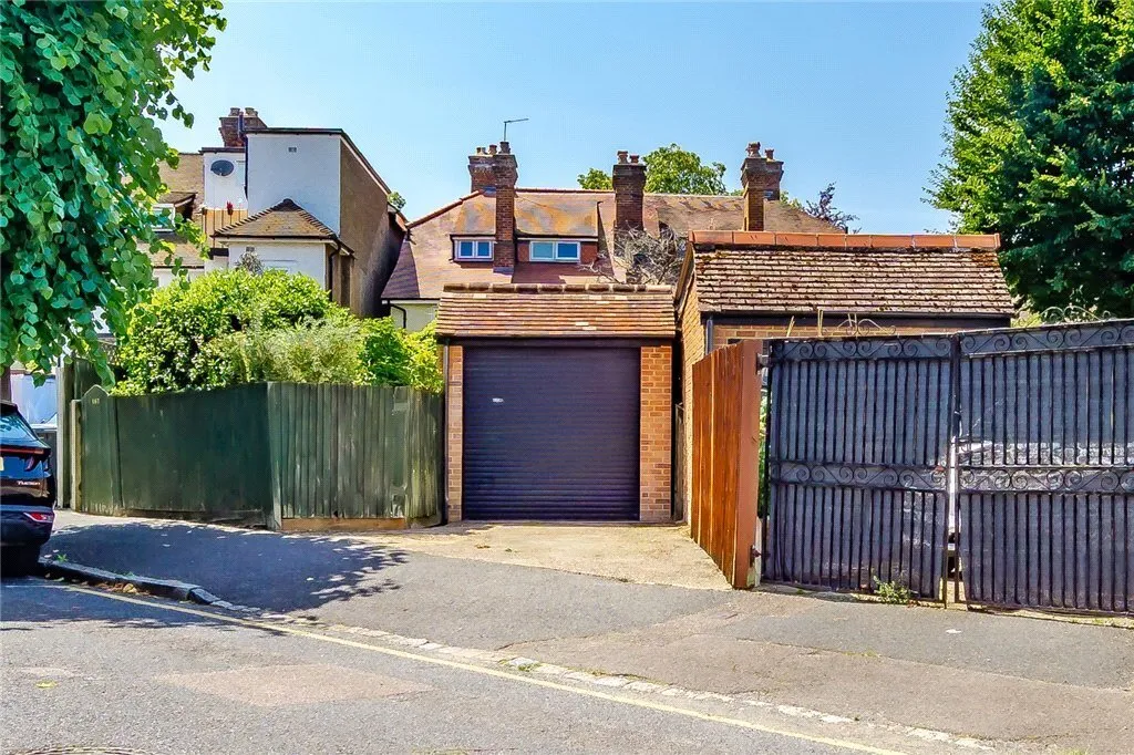 Sanderstead Road, SOUTH CROYDON, Surrey, CR2, photo 21