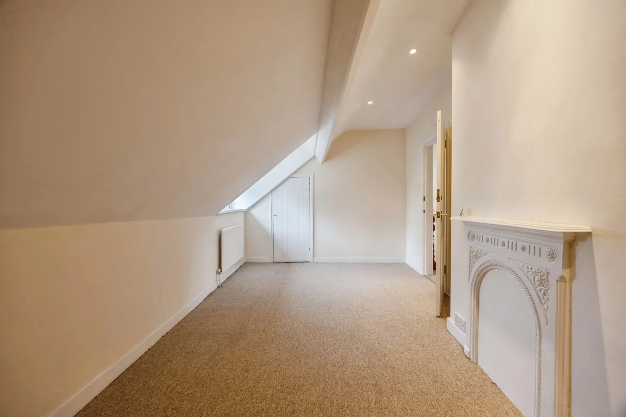Sanderstead Road, SOUTH CROYDON, Surrey, CR2, photo 9