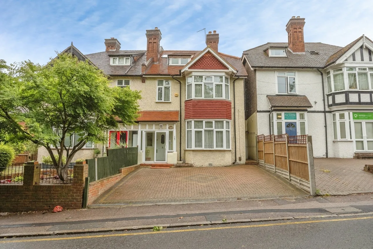 7 bed house for sale — Sanderstead Road, SOUTH CROYDON, Surrey, CR2
