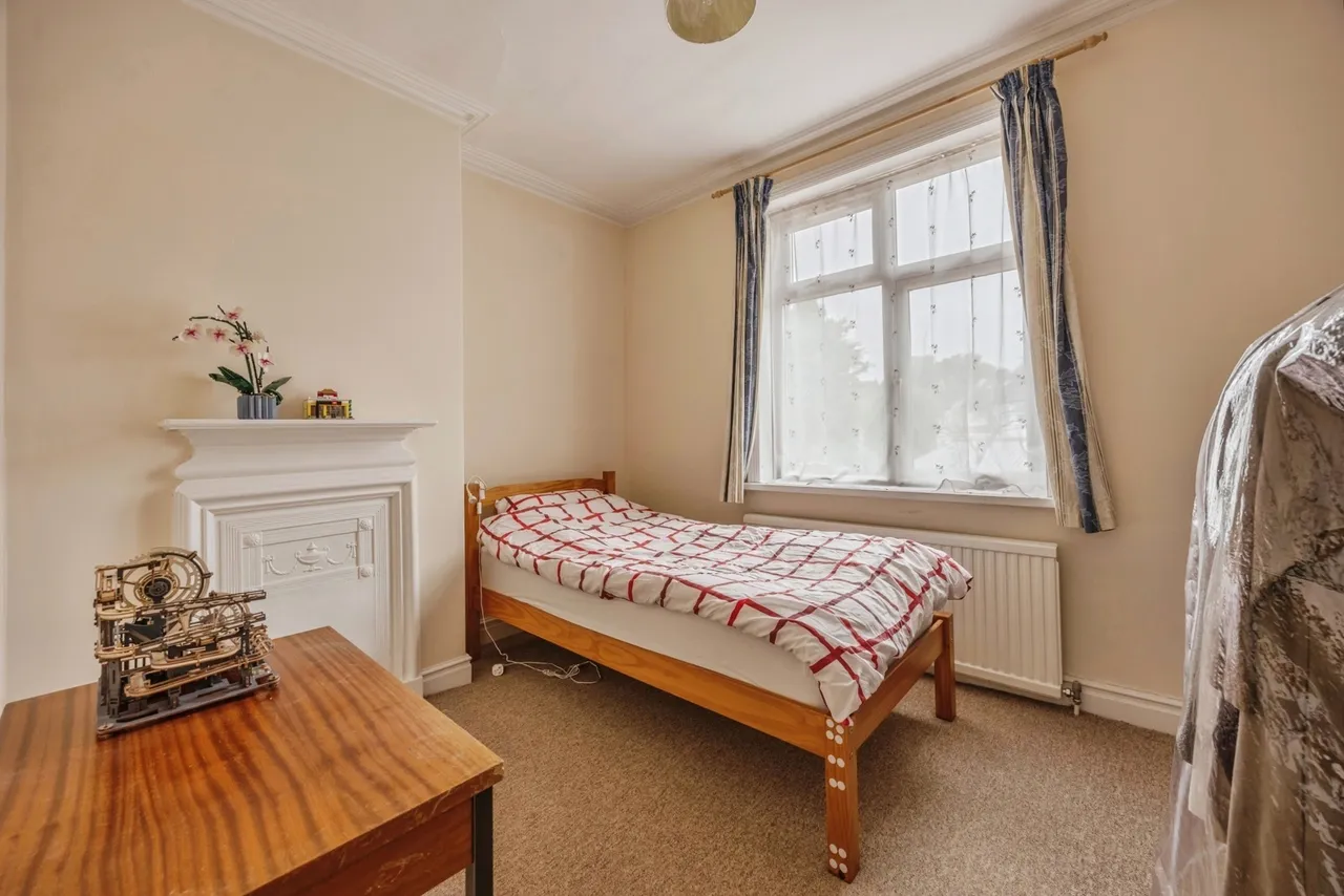 Sanderstead Road, SOUTH CROYDON, Surrey, CR2, photo 13