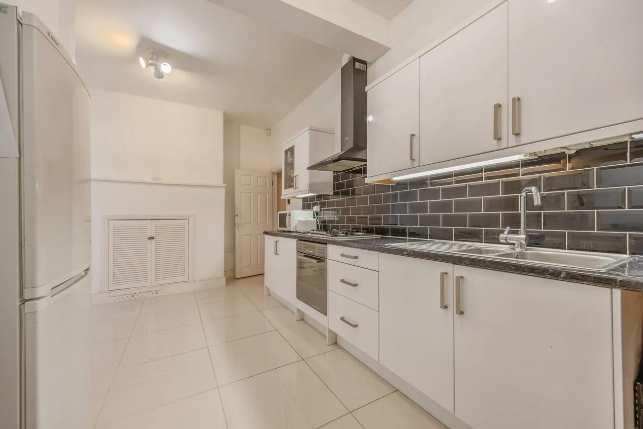 Sanderstead Road, SOUTH CROYDON, Surrey, CR2, photo 4