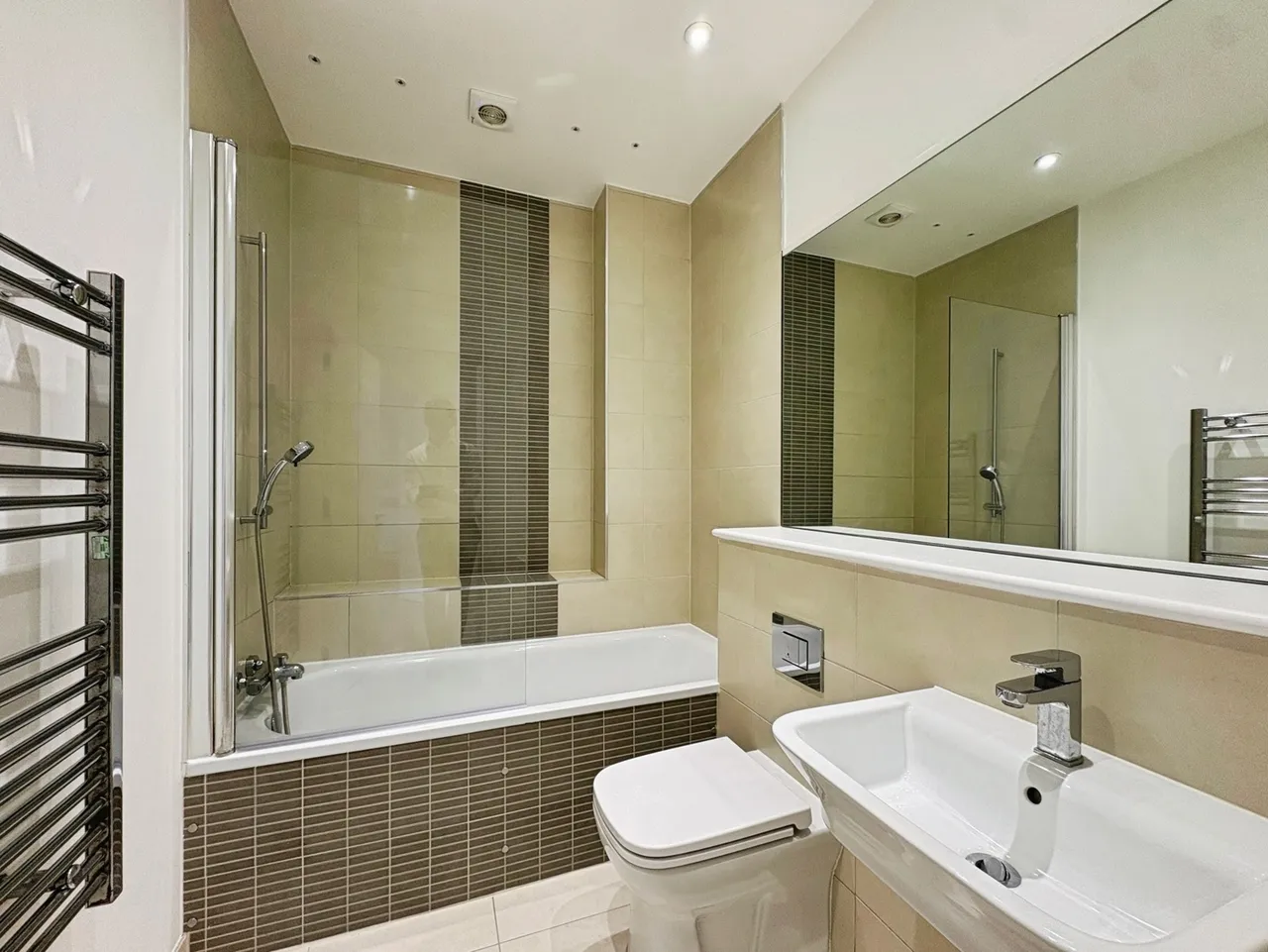 Birchett Road, Aldershot, Hampshire, GU11 1FB, photo 3