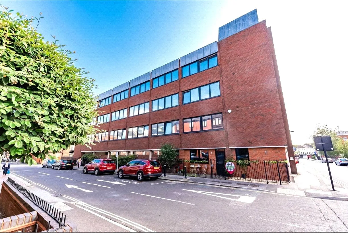 1 bed flat for sale — Birchett Road, Aldershot, Hampshire, GU11 1FB