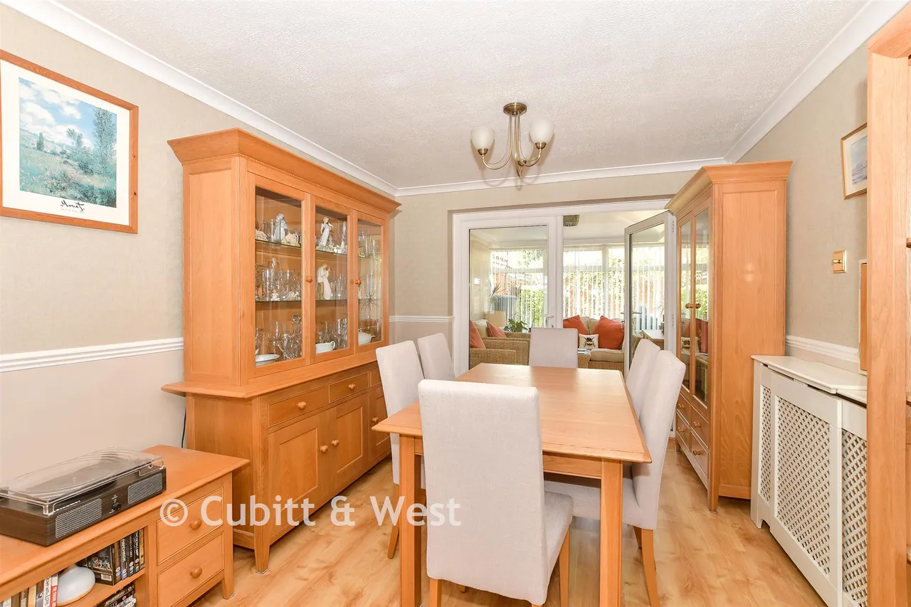 Woburn Road, Gossops Green, RH11, photo 4