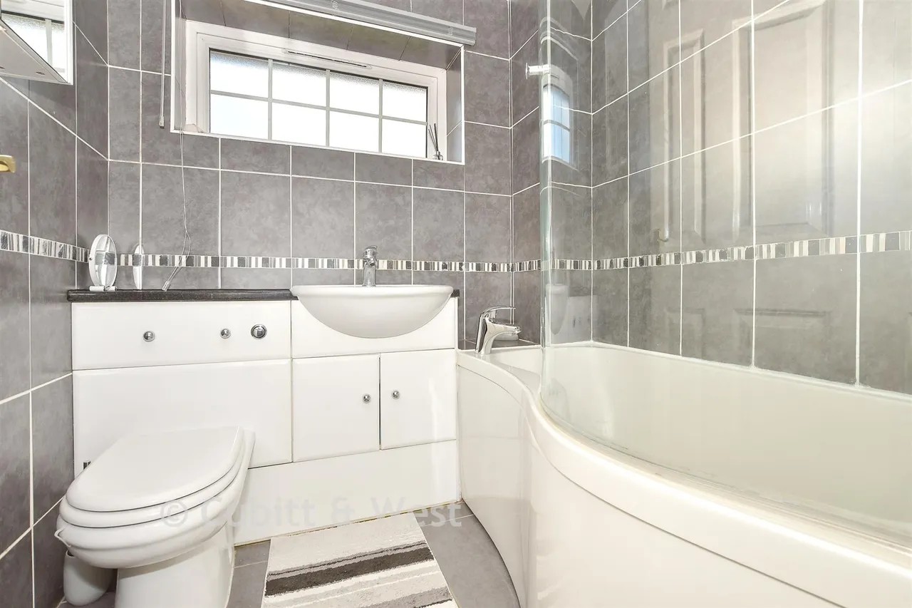 Woburn Road, Gossops Green, RH11, photo 12