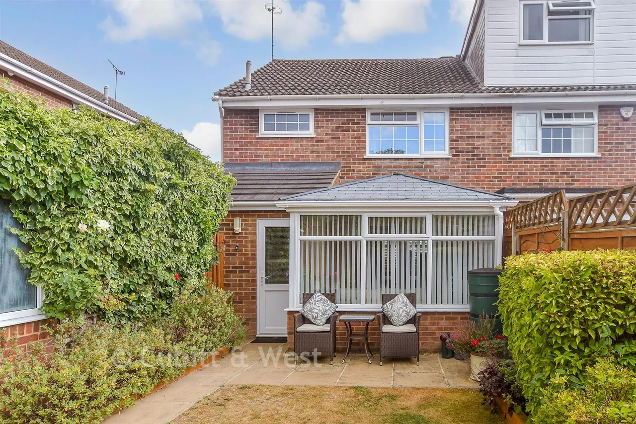 Woburn Road, Gossops Green, RH11, photo 16