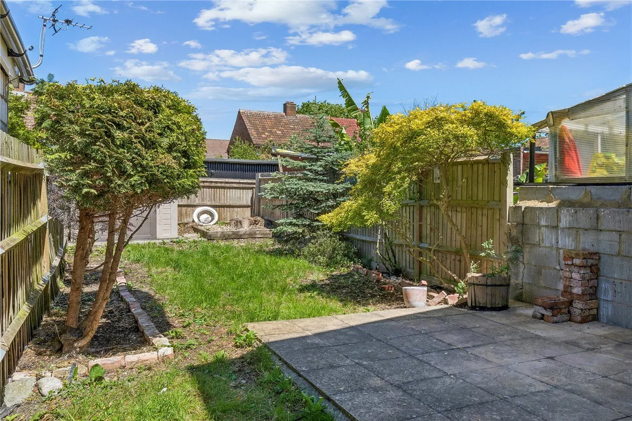 Crusoe Road, Mitcham, CR4, photo 2