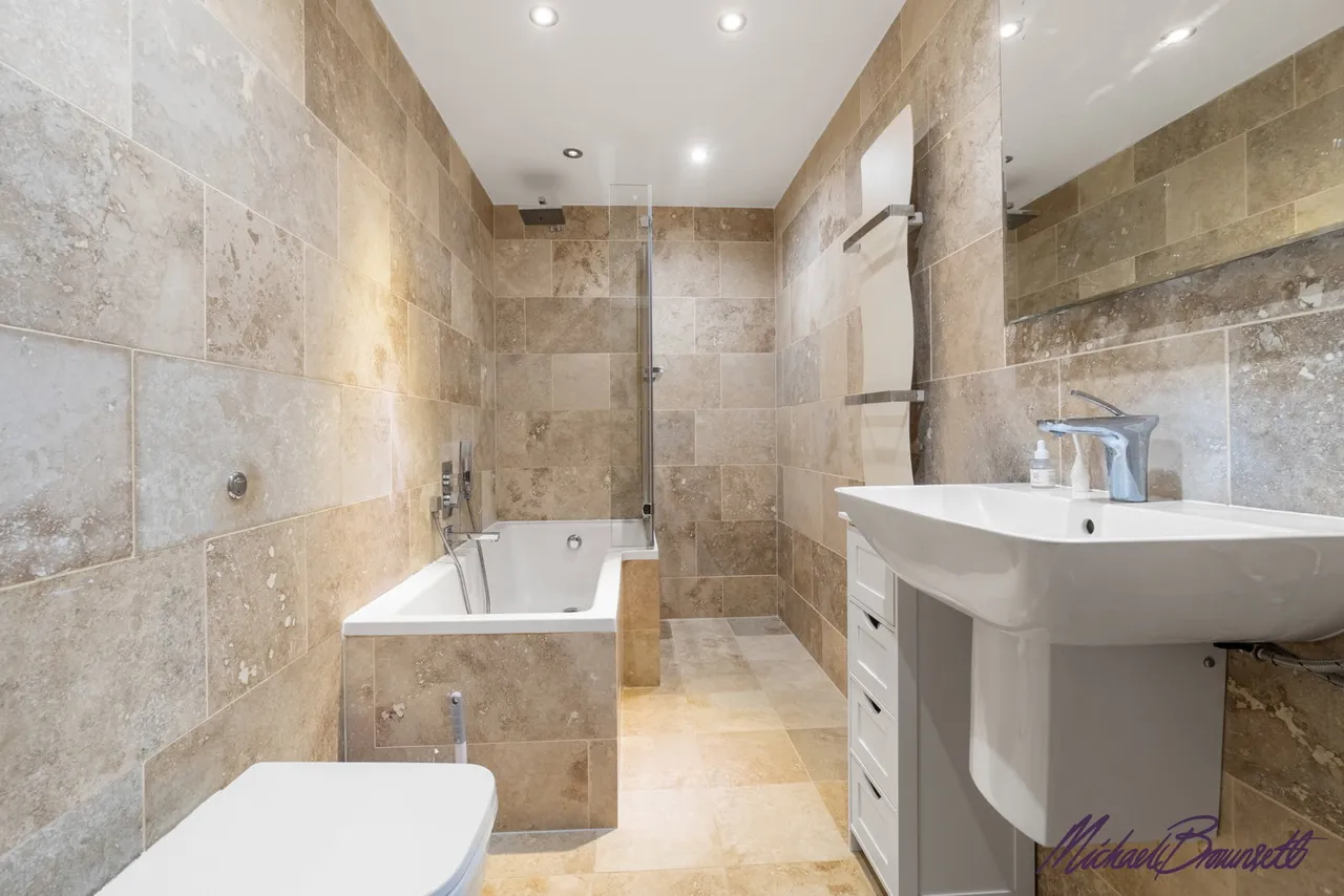 Green End, Clayton, BD14, photo 4