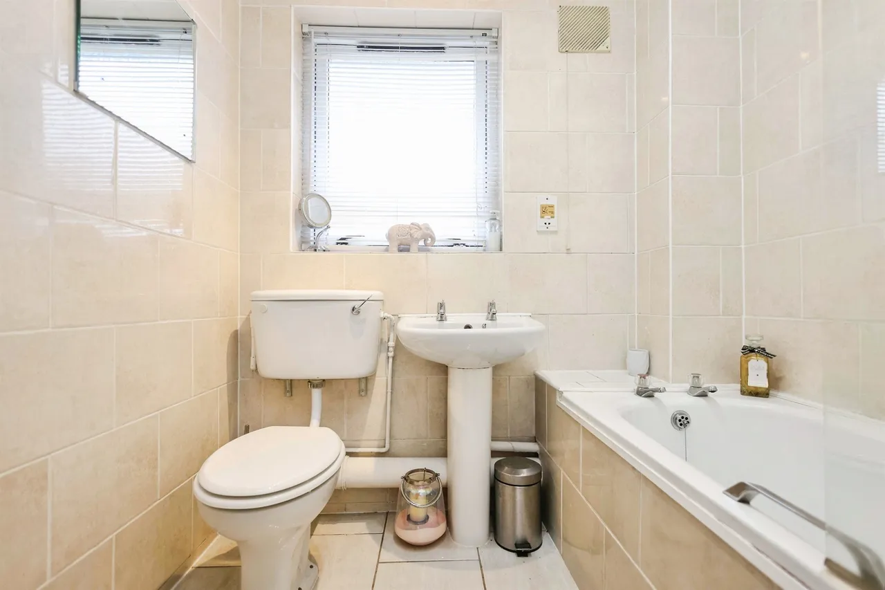 Thistle Lane, Bartley Green, B32, photo 13