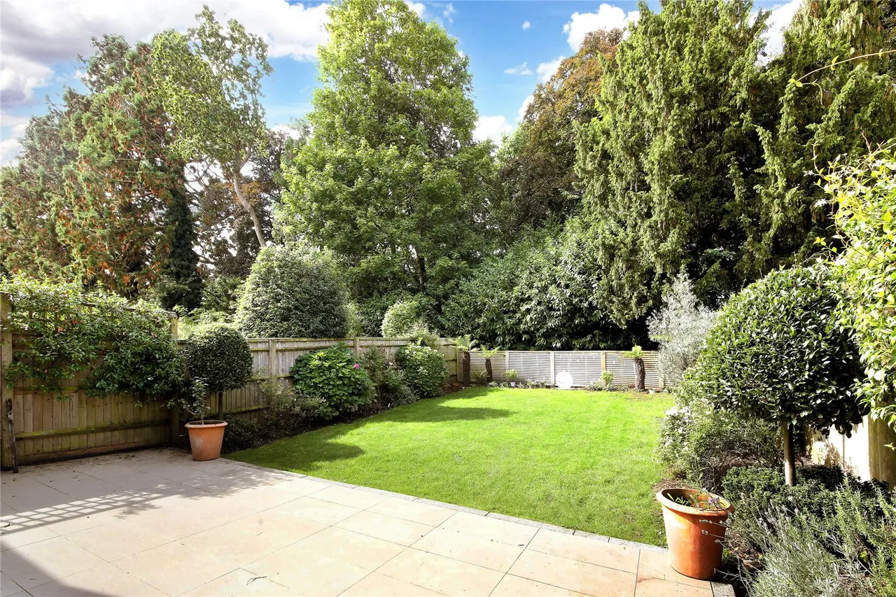 Queen Elizabeth Crescent, Beaconsfield, HP9, photo 17