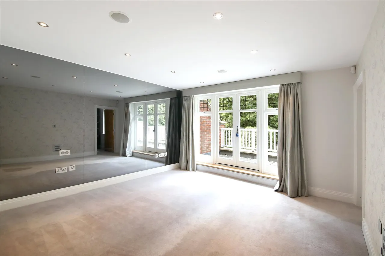 Queen Elizabeth Crescent, Beaconsfield, HP9, photo 9