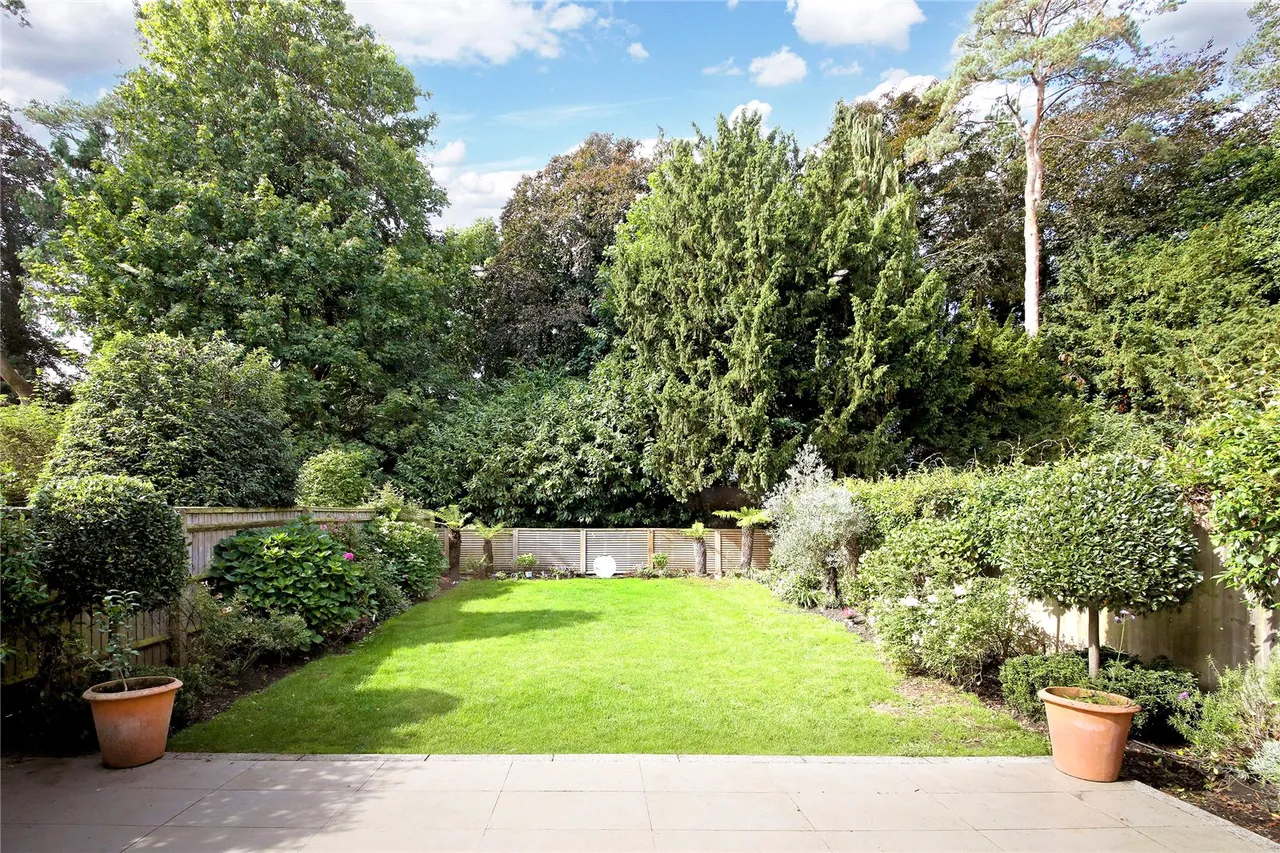 Queen Elizabeth Crescent, Beaconsfield, HP9, photo 16