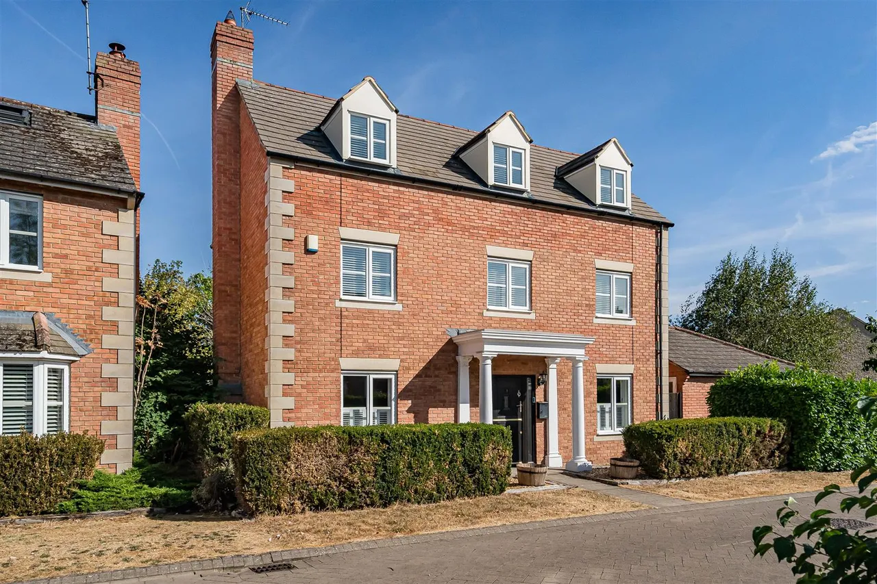 5 bed house for sale, The Buntings, Bicester