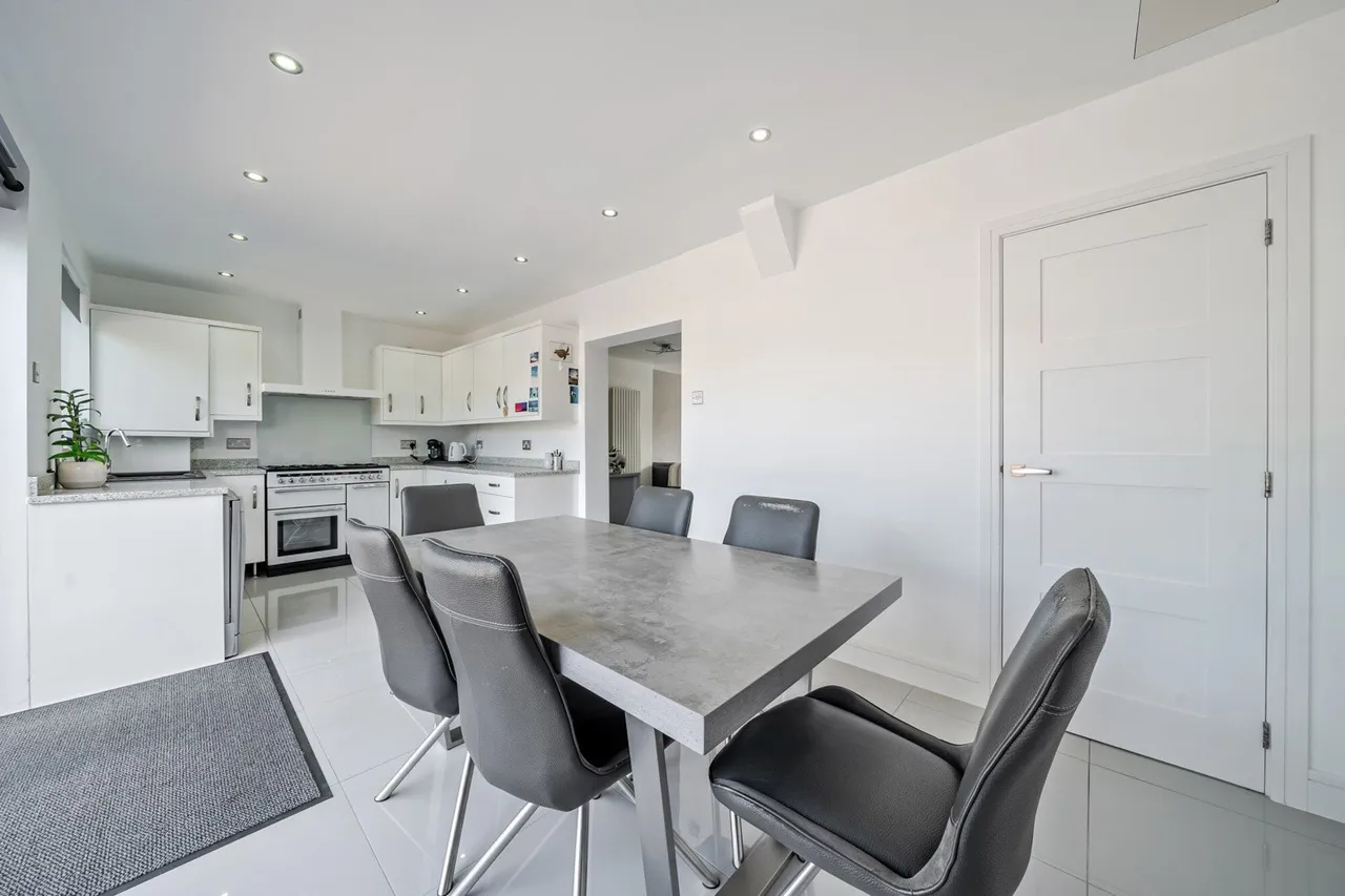 Beechcroft Avenue, DA7, photo 26