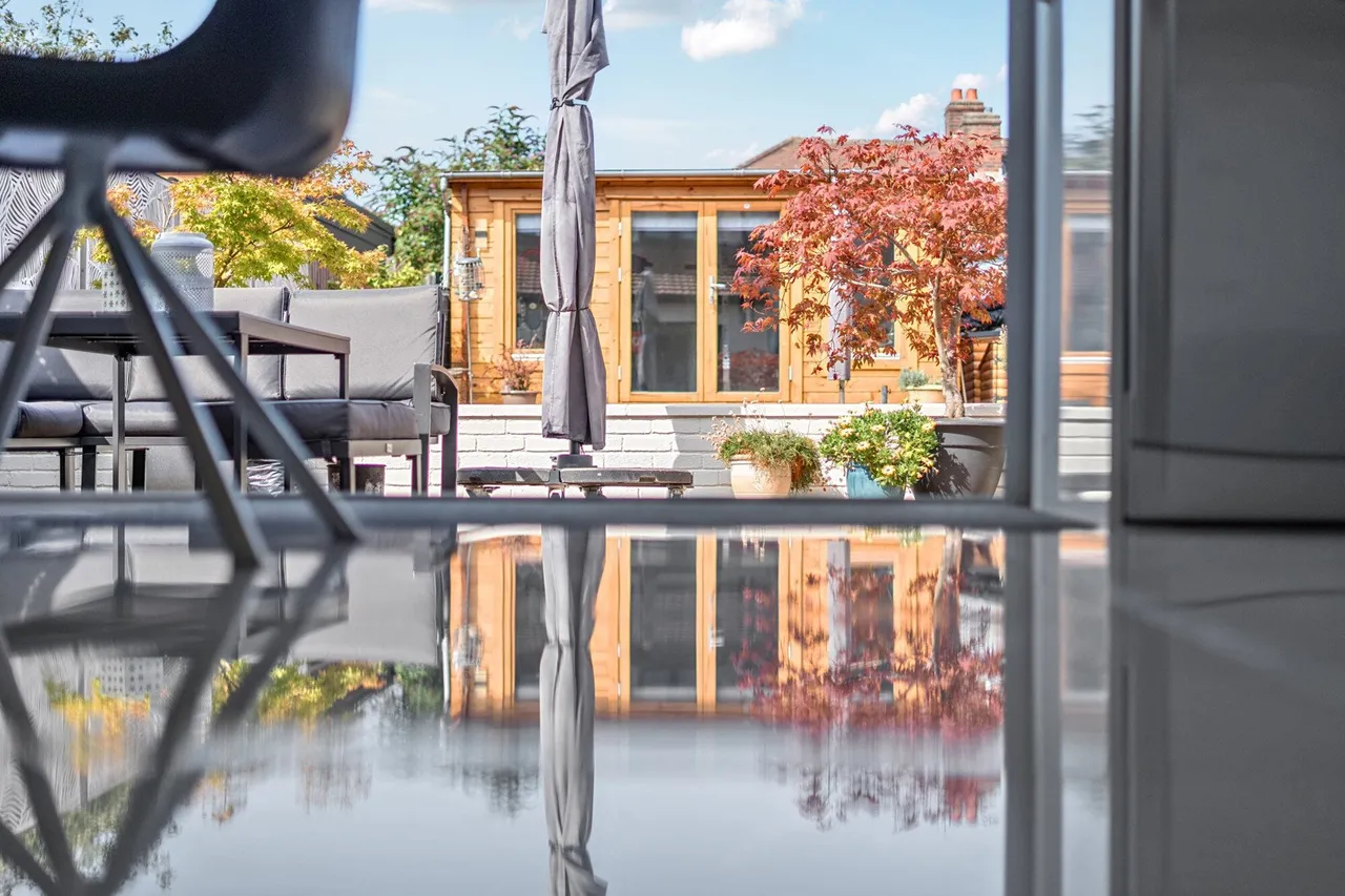 3 bed house for sale — Beechcroft Avenue, DA7