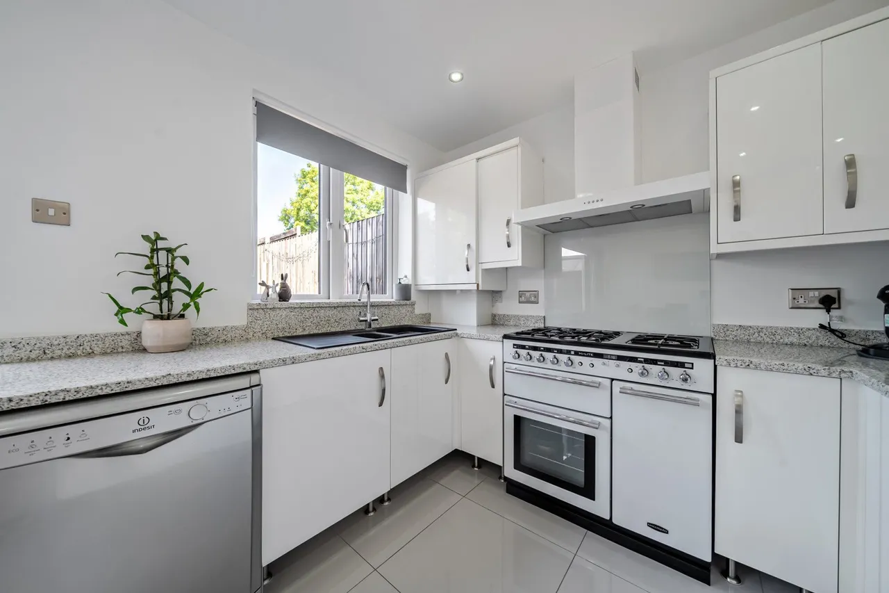 Beechcroft Avenue, DA7, photo 29