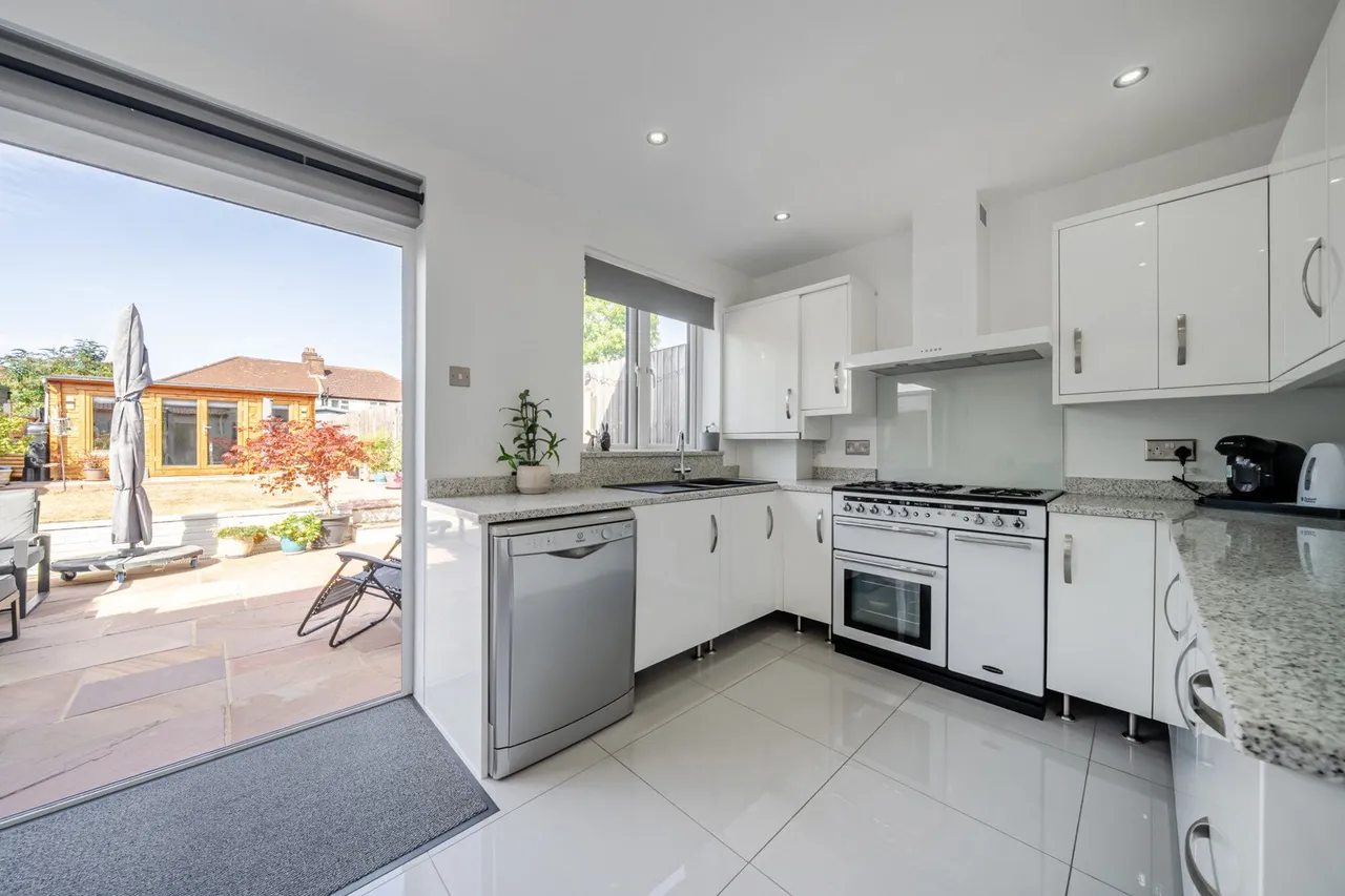 Beechcroft Avenue, DA7, photo 27