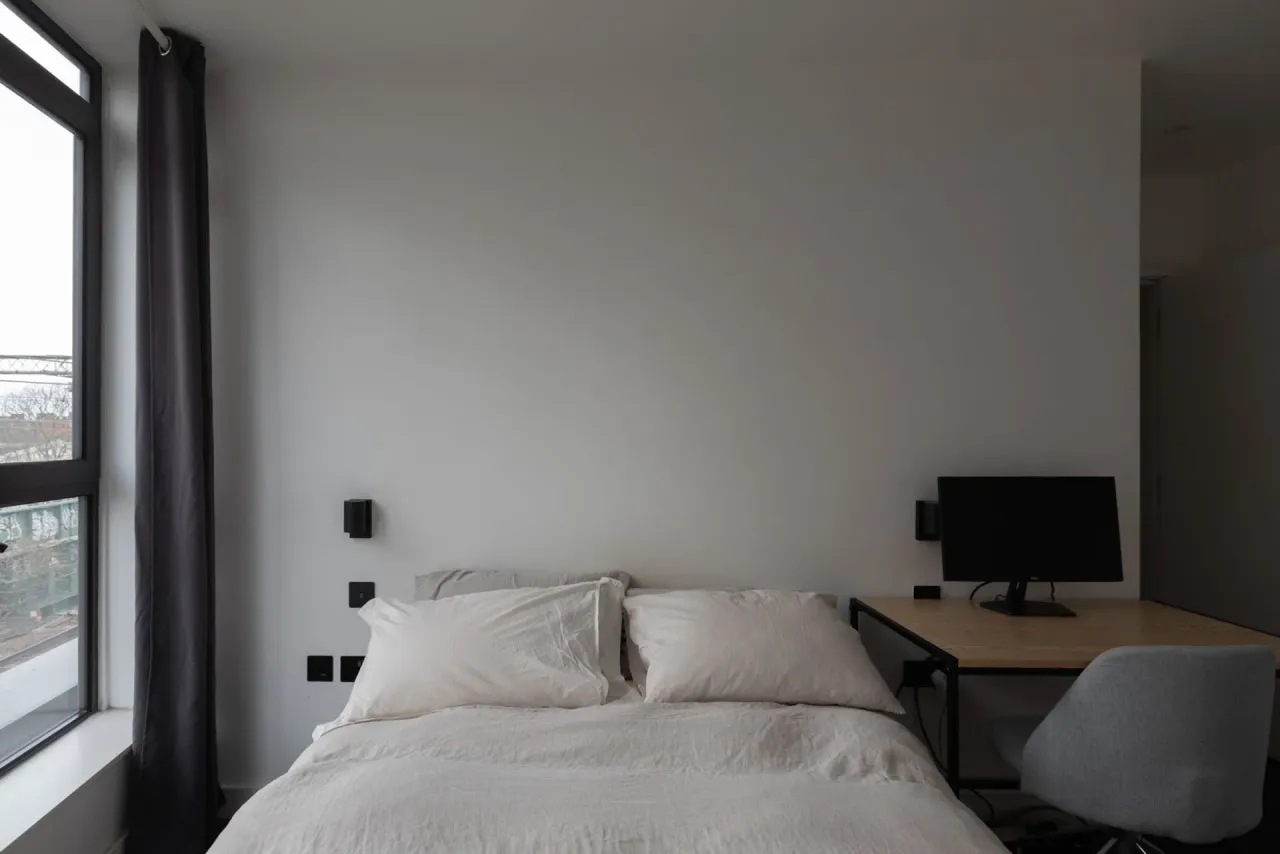 Cambridge Heath Road, London, E2, photo 8