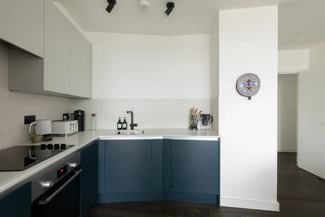 Cambridge Heath Road, London, E2, photo 6