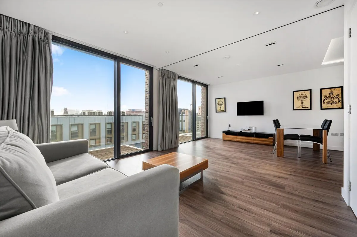 3 bed flat for sale, Leman Street, Aldgate, E1