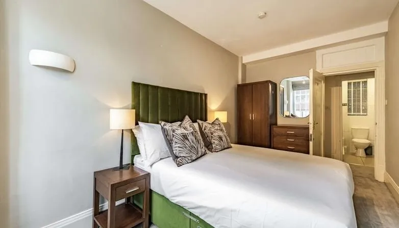 Park Road, London, photo 23