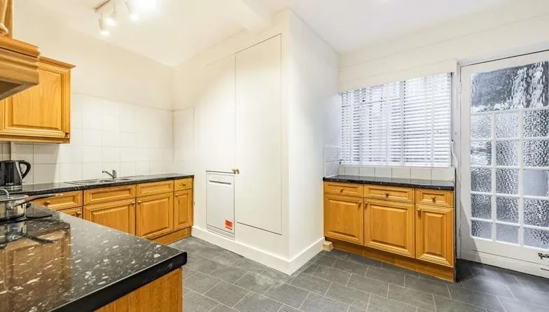 Park Road, London, photo 22