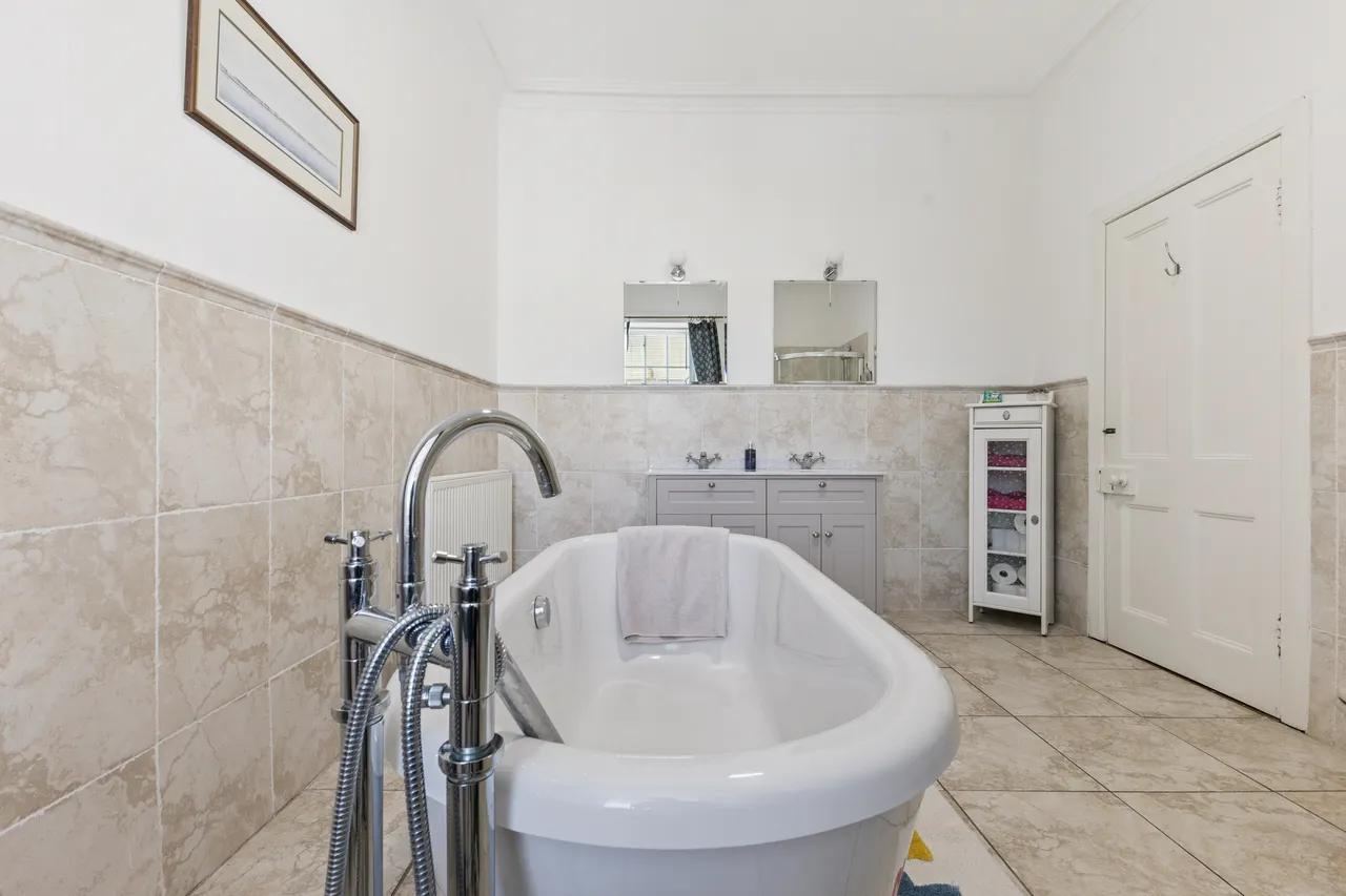 James Street, Perth, PH2, photo 18