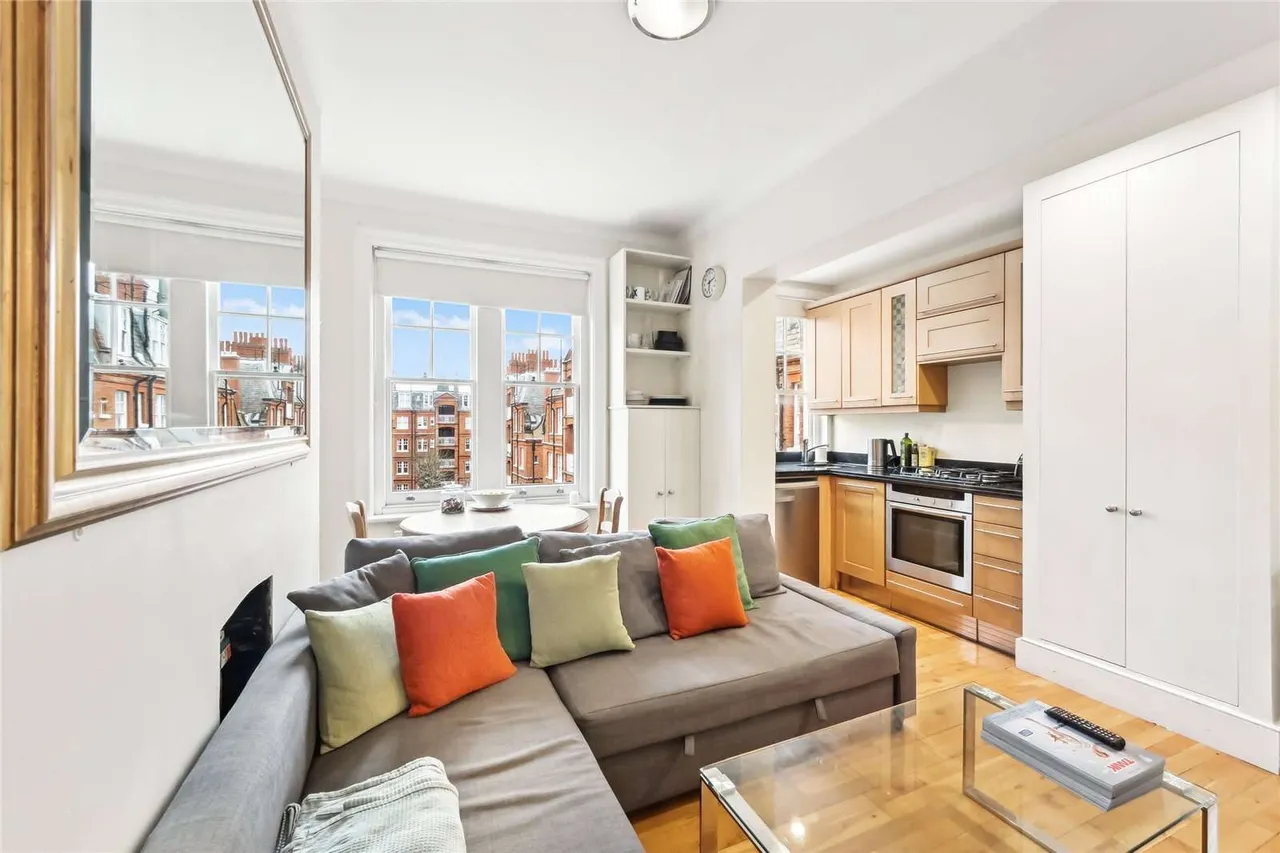 2 bed flat for sale — Park Walk, London, SW10 0AW