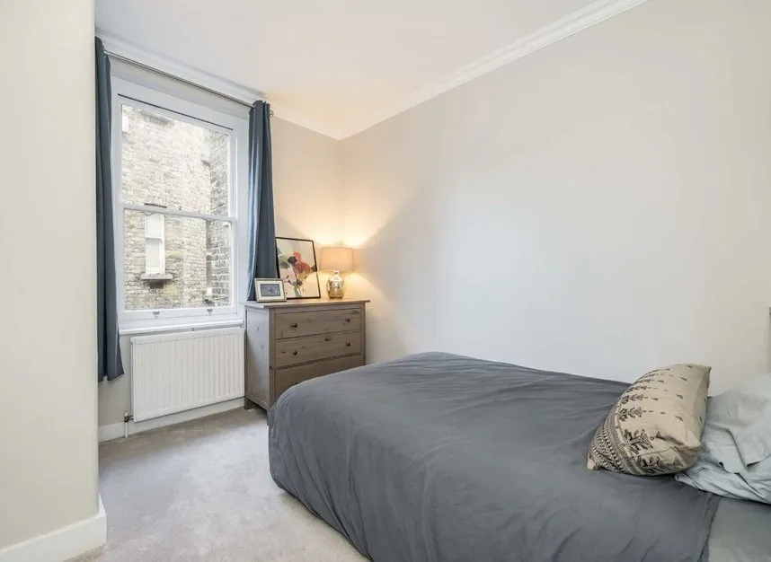 Hammersmith Bridge Road, Hammersmith, W6, photo 6