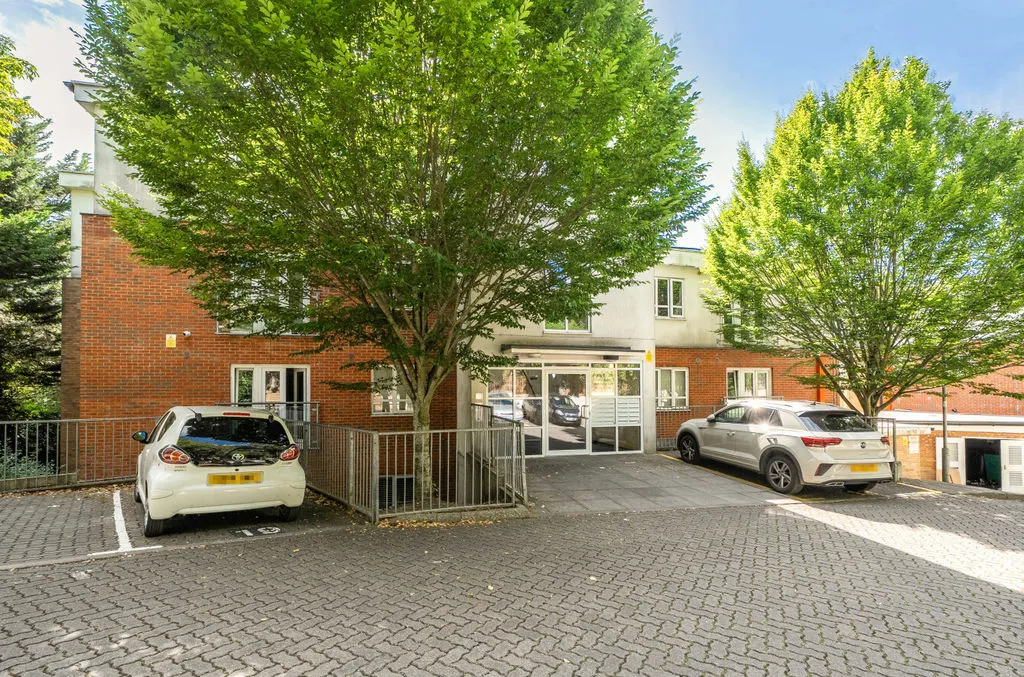 Partridge Knoll, Purley CR8 1AY, photo 14