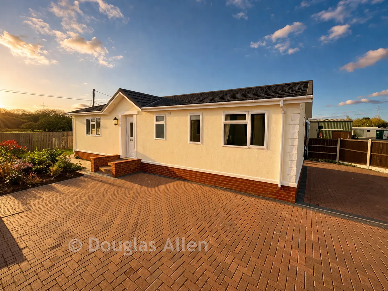 2 bed park home for sale, Hawk Hill, Battlesbridge, SS11