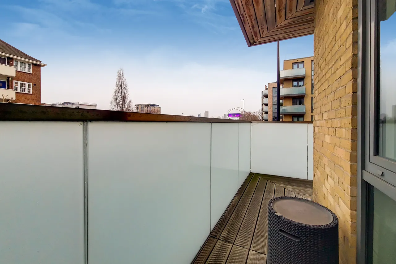 5 Jasmine House, Battersea Reach, Juniper Drive, London, photo 9