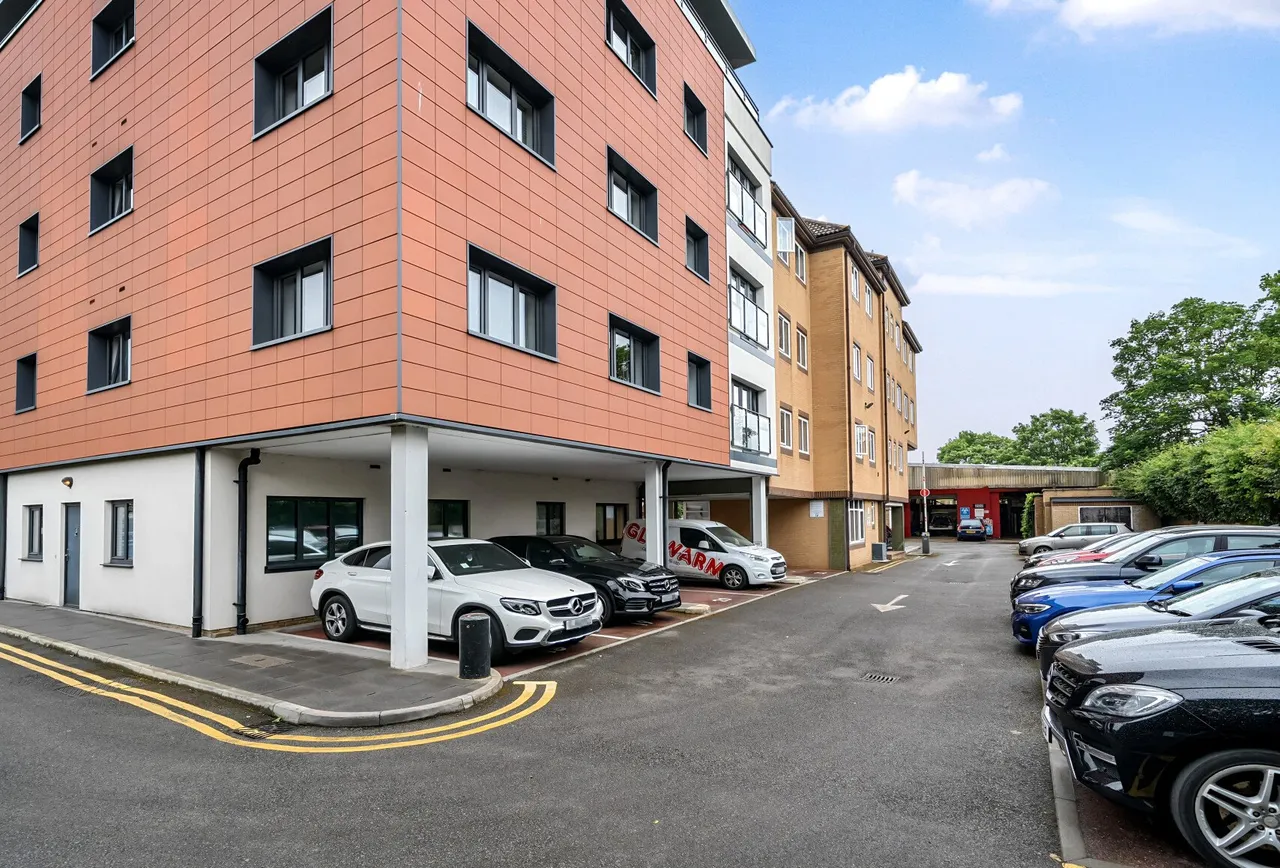 London Road, Mitcham, CR4 4BE, photo 8