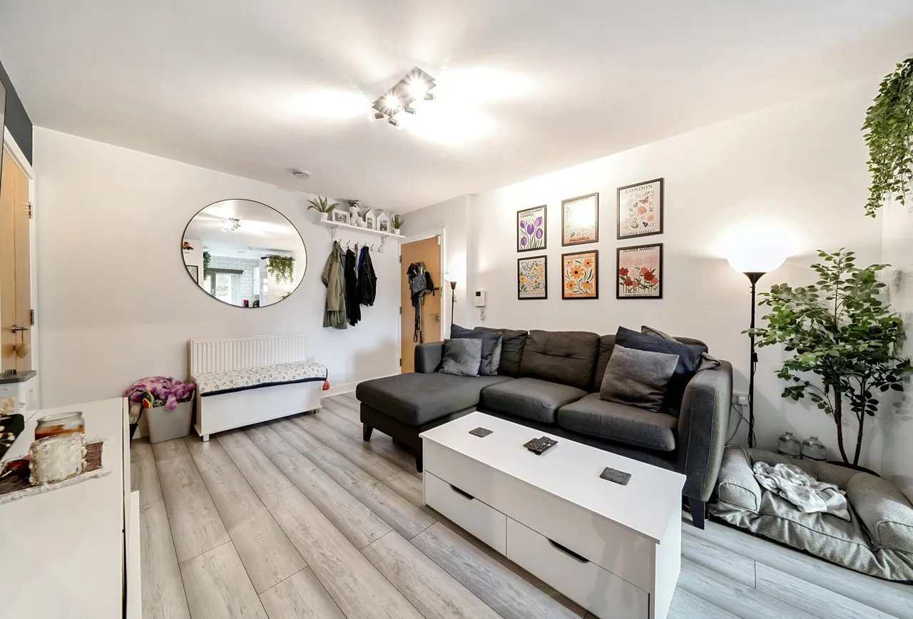 London Road, Mitcham, CR4 4BE, photo 5