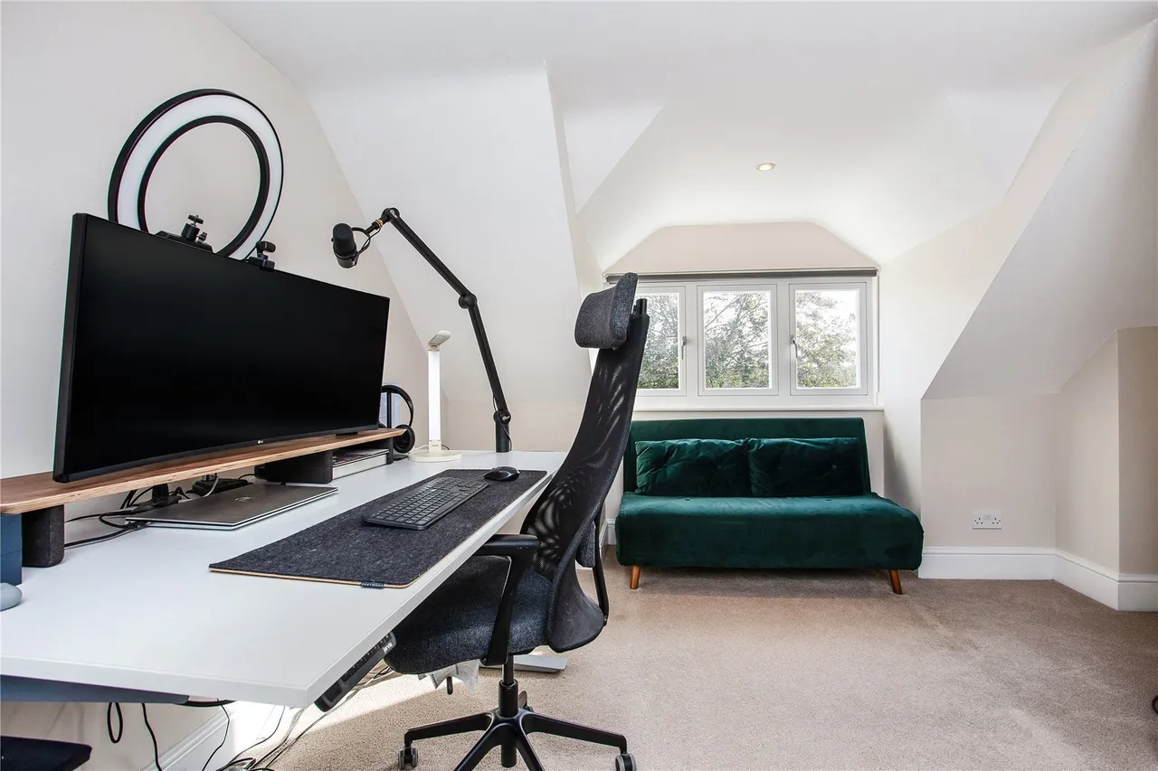 Tilt Road, Cobham, Surrey, KT11, photo 10