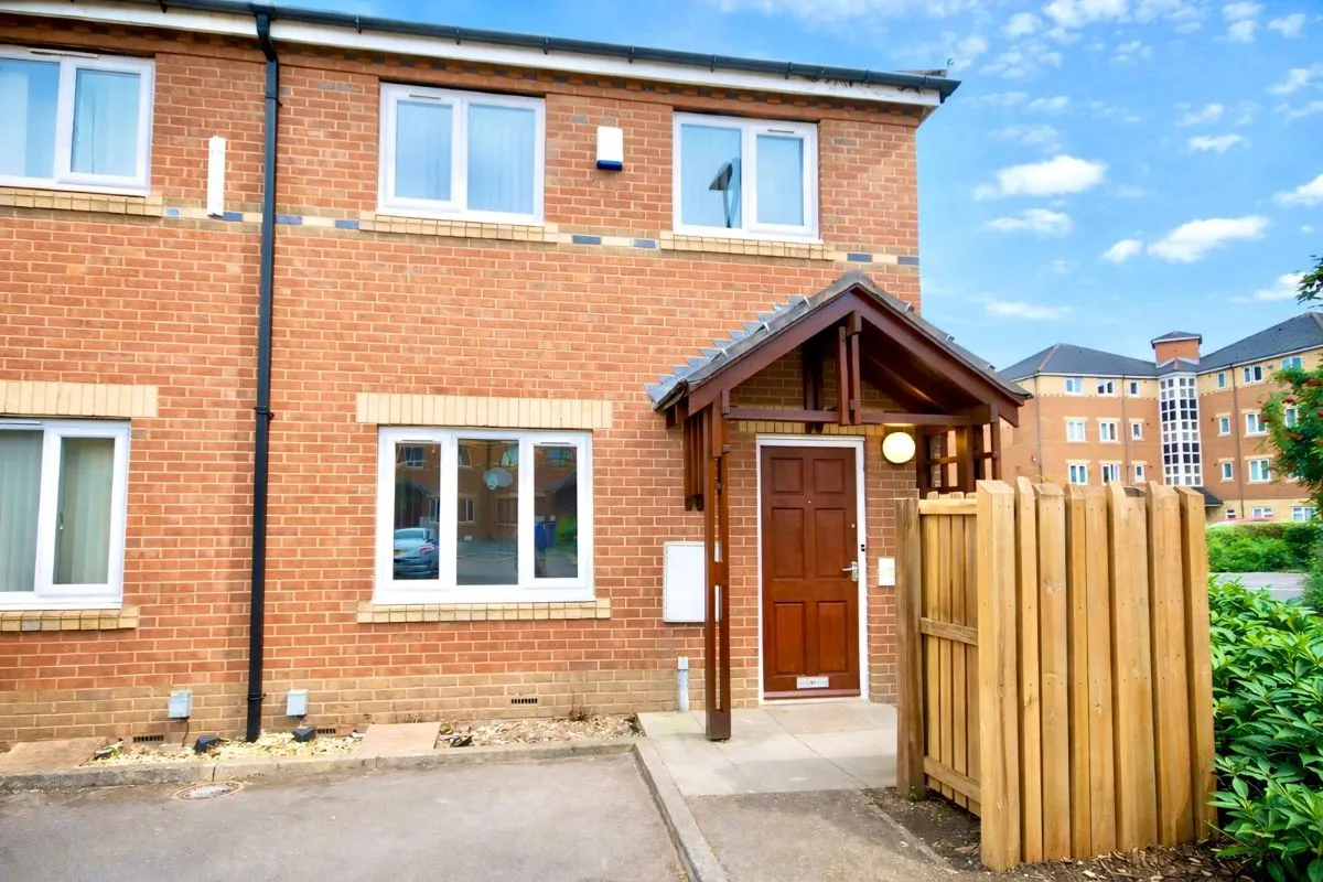 4 bed house to rent, Headford Gardens