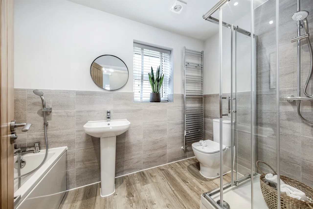 Coventry Lane, Bramcote, NG9, photo 15
