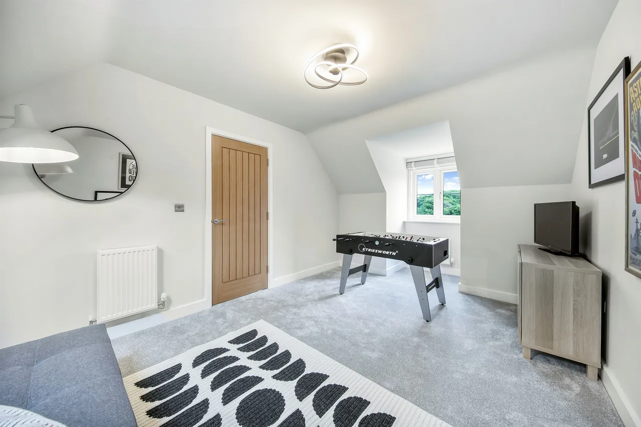 Coventry Lane, Bramcote, NG9, photo 17