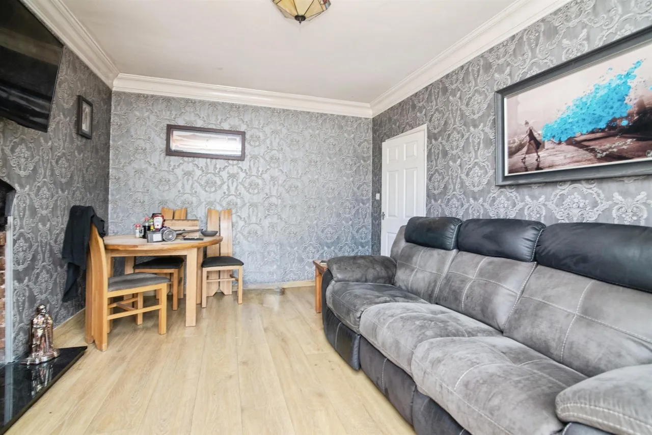 Parkway Road, DUDLEY, photo 3