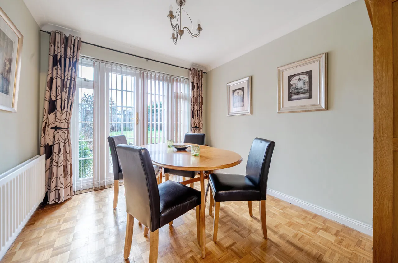 Glorney Mead, Badshot Lea, Farnham, Surrey, GU9 9NL, photo 4