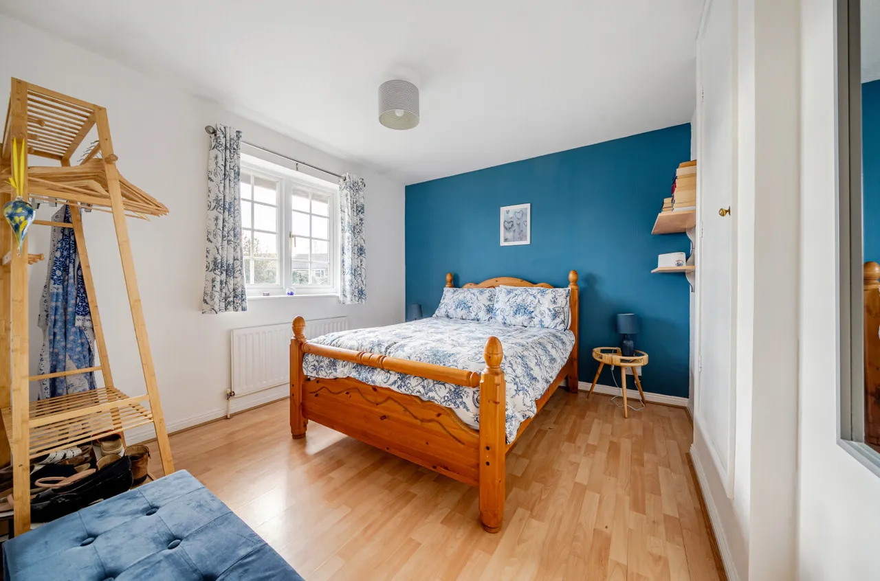 Glorney Mead, Badshot Lea, Farnham, Surrey, GU9 9NL, photo 6
