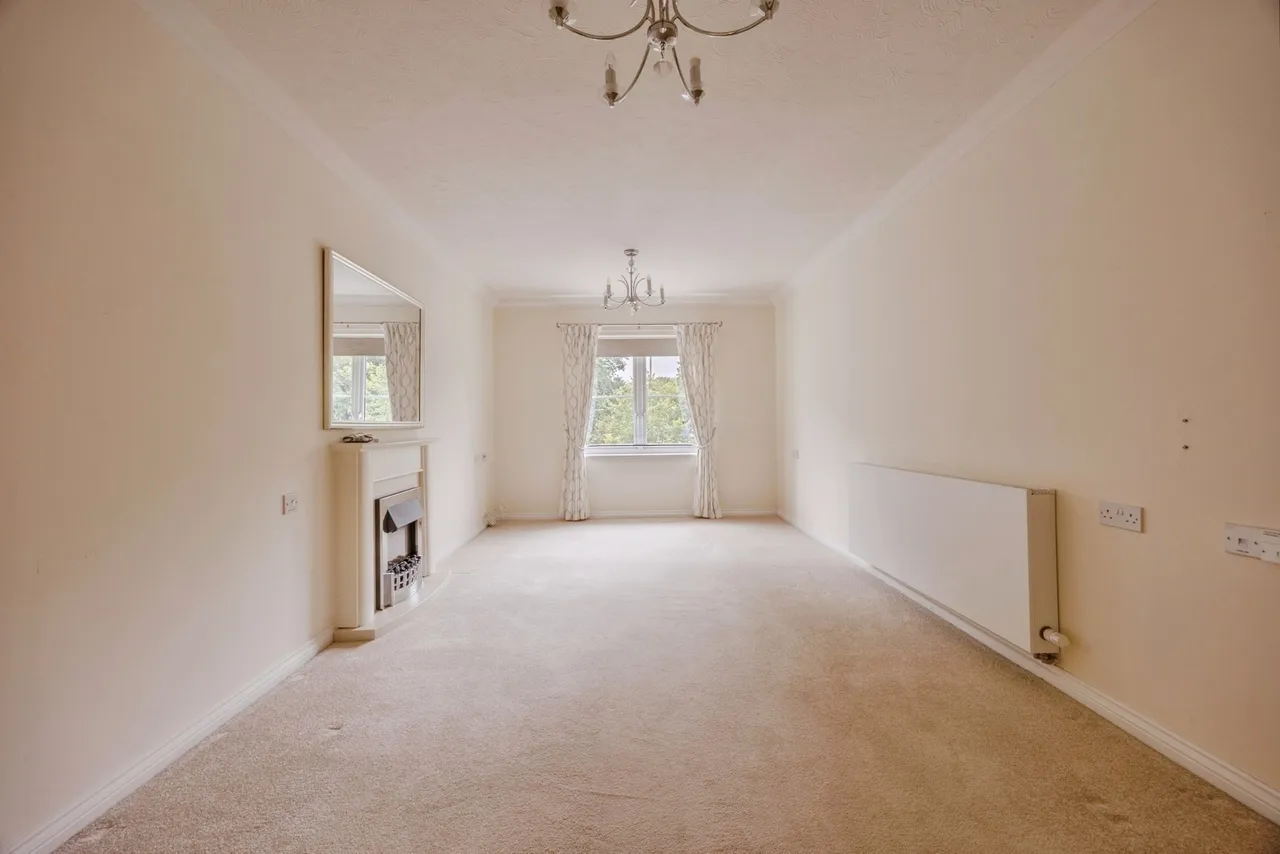 Limpsfield Road, Warlingham, Surrey, CR6, photo 4