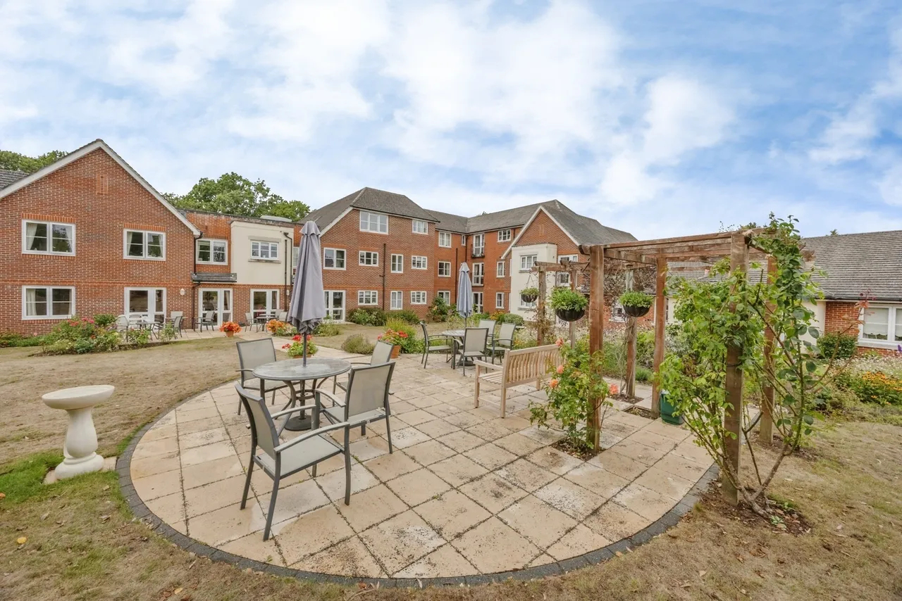 Limpsfield Road, Warlingham, Surrey, CR6, photo 13