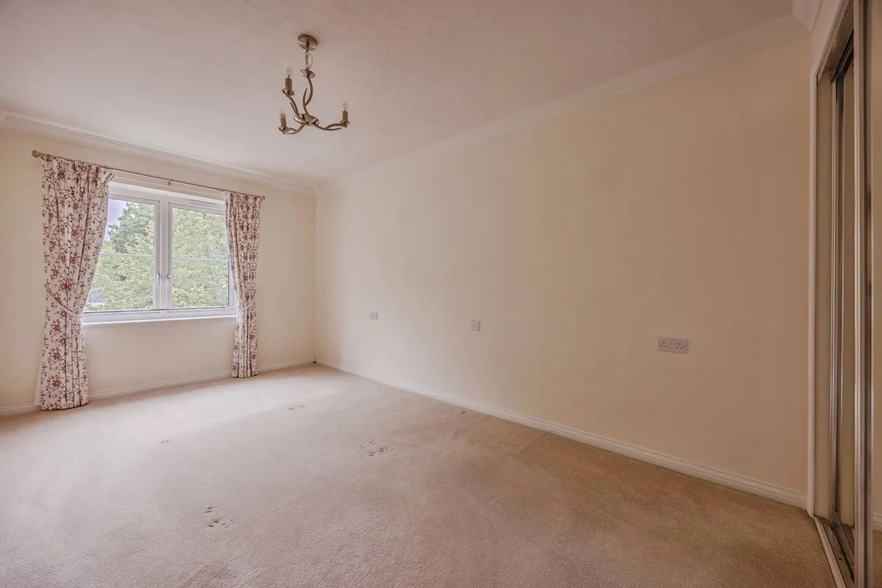 Limpsfield Road, Warlingham, Surrey, CR6, photo 7