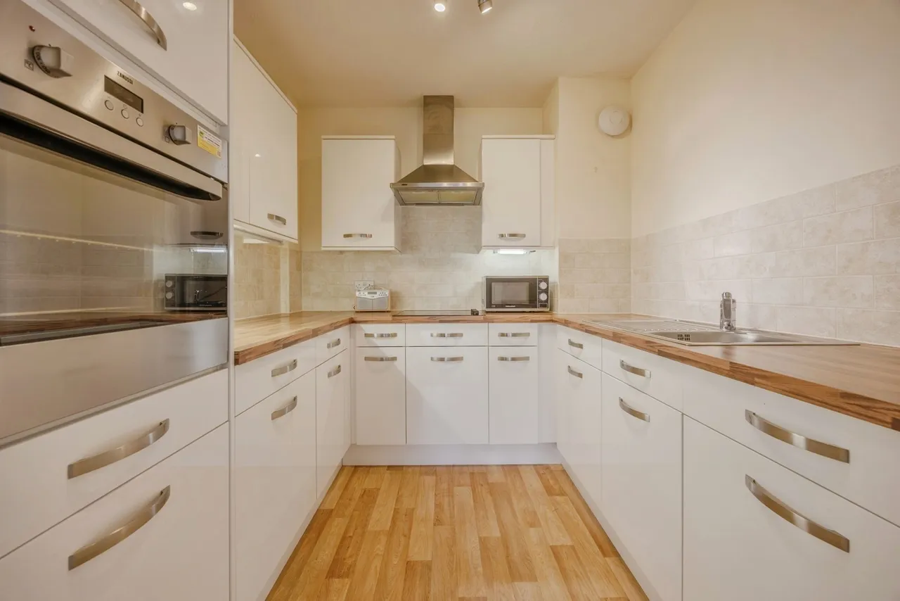 Limpsfield Road, Warlingham, Surrey, CR6, photo 3