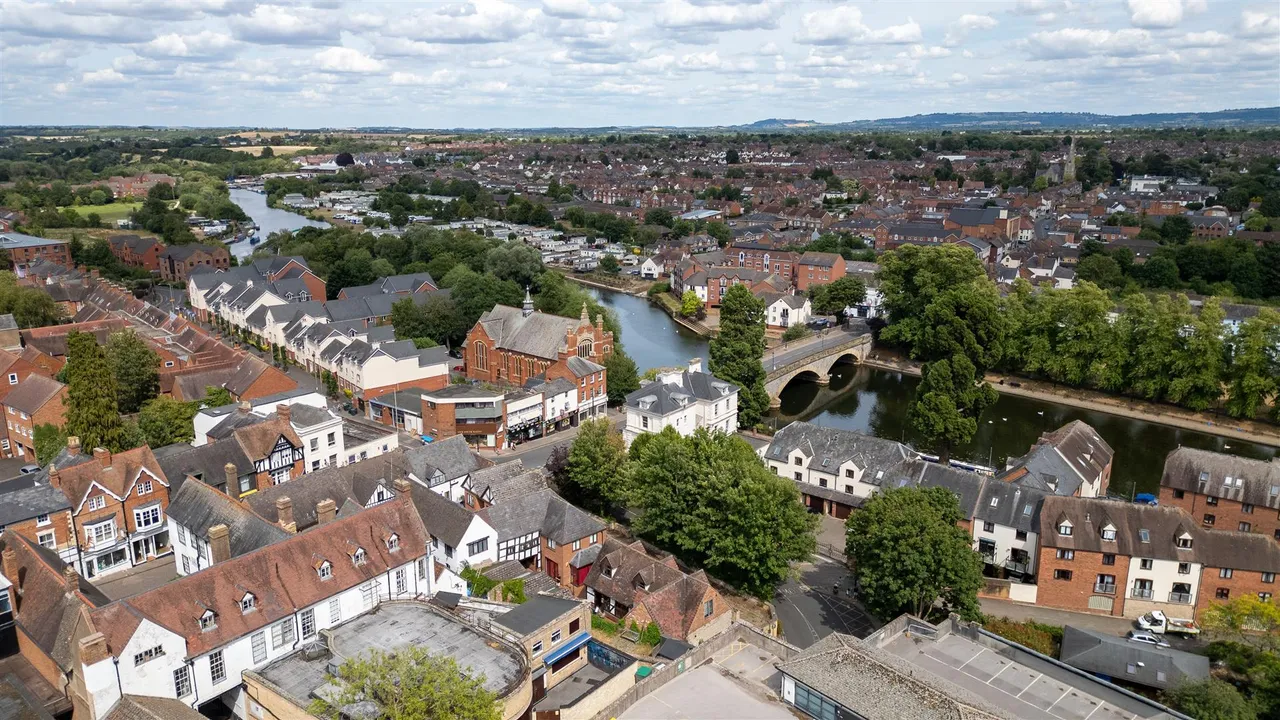 6 & 14, Bridge Court, 64 Bridge Street, Evesham, photo 4