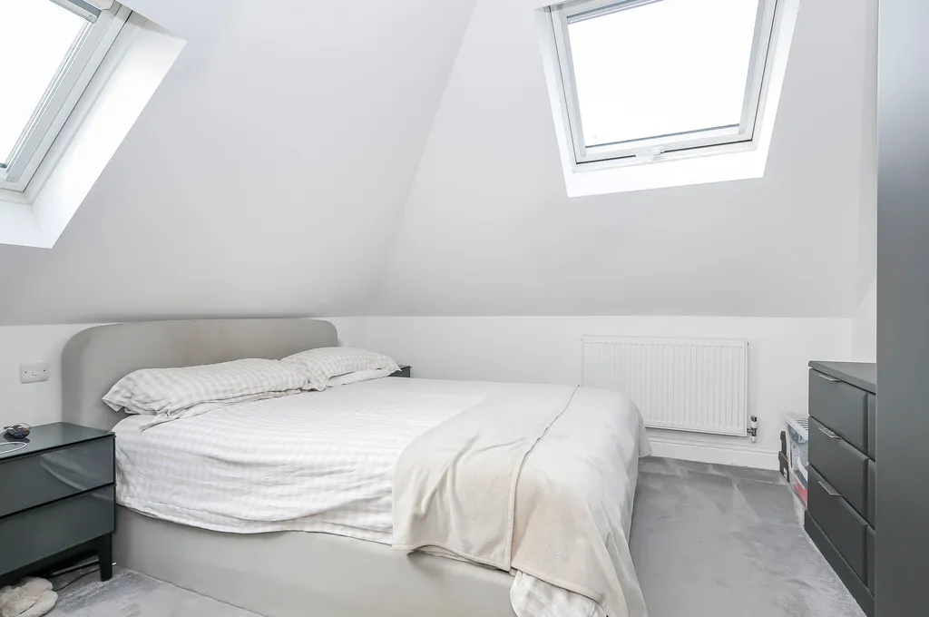 Swakeleys Road, Ickenham, photo 8