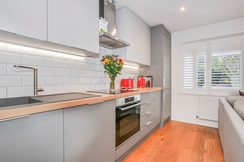Swakeleys Road, Ickenham, photo 4