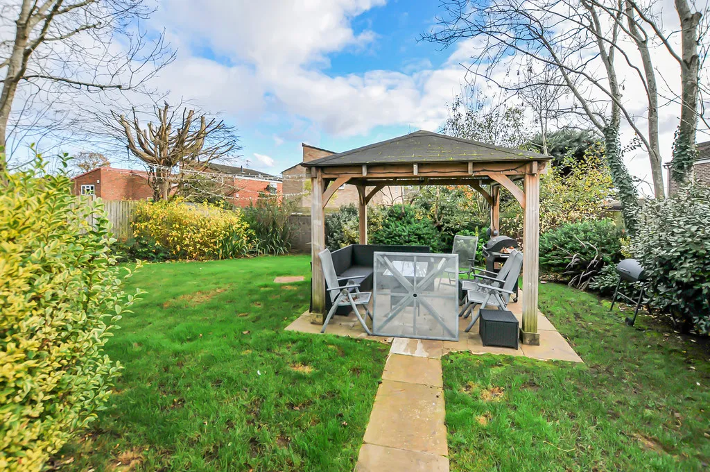 Swakeleys Road, Ickenham, photo 21