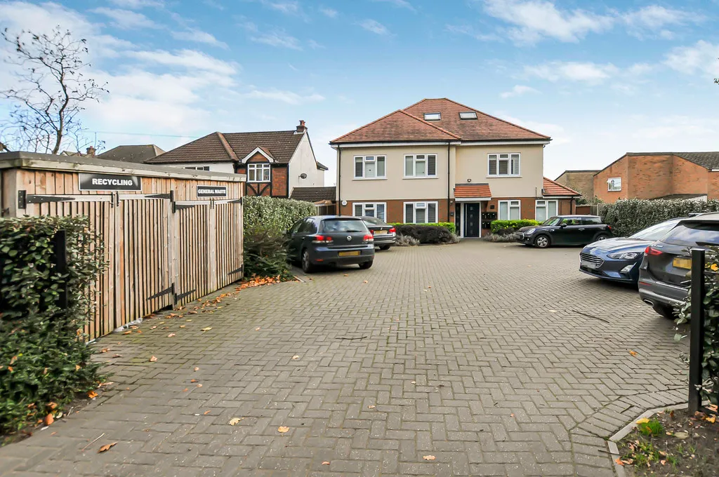 Swakeleys Road, Ickenham, photo 11